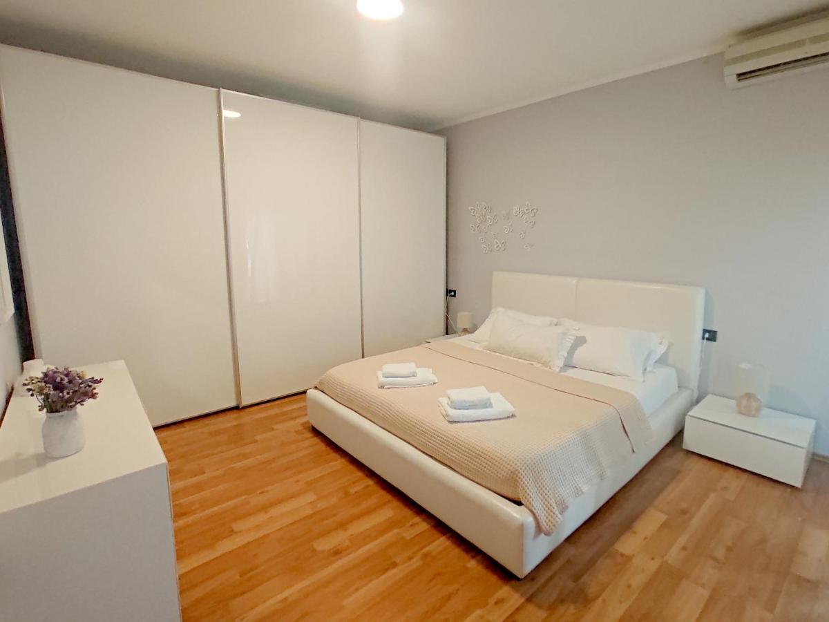 Appartement Boho Style In Center Of Tirana Extérieur photo