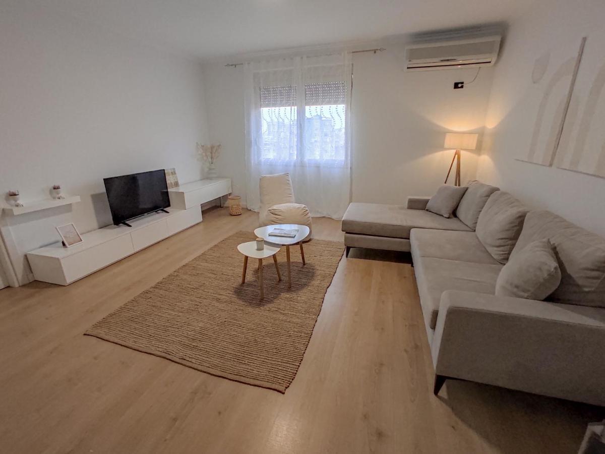 Appartement Boho Style In Center Of Tirana Extérieur photo